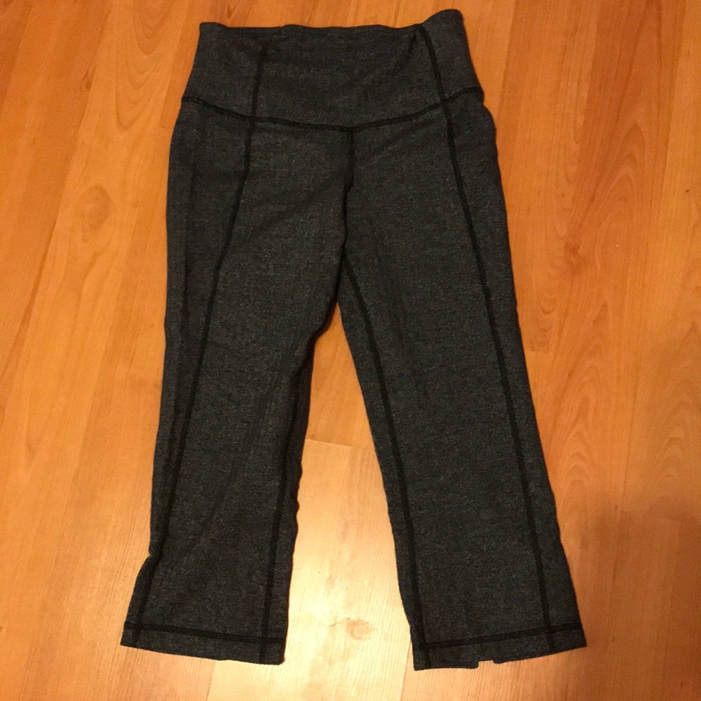 Lululemon dark gray crop leggings size 8